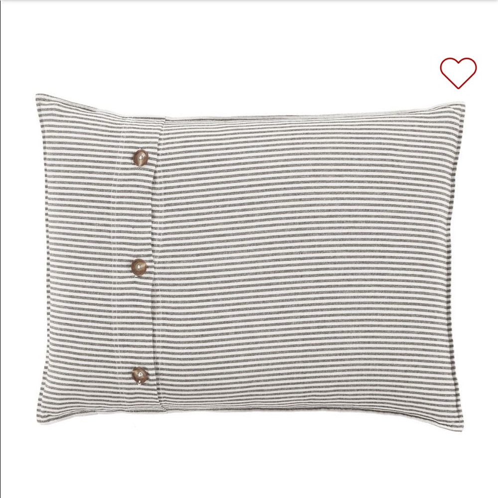 POTTERY BARN Wheaton Standard Shams